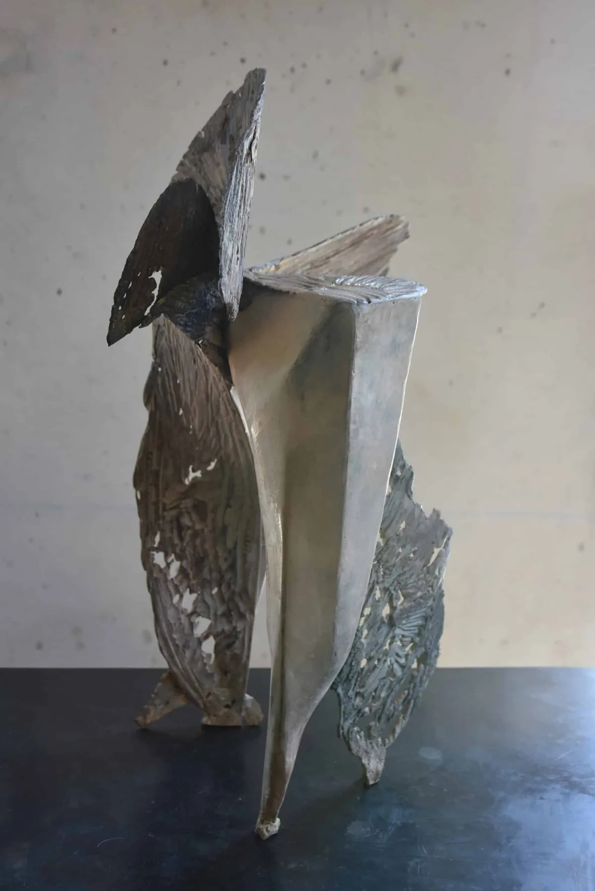Sculpture Bronze et Acier patinés patiné blanc à chaud de Julien Allègre : Oiseau de lune, Vue 5