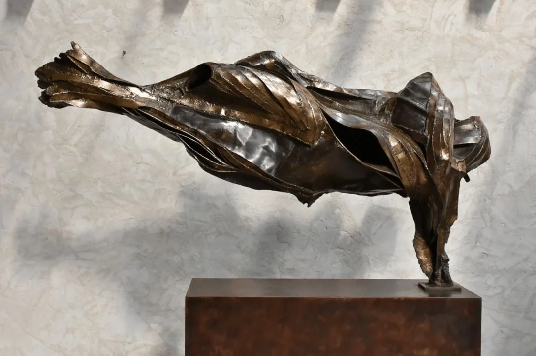Sculpture en bronze de Julien Allègre : Équilibre illusoire, Vue 5