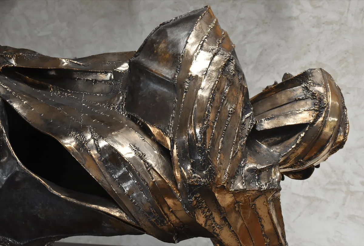 Sculpture en bronze de Julien Allègre : Équilibre illusoire, Vue 6