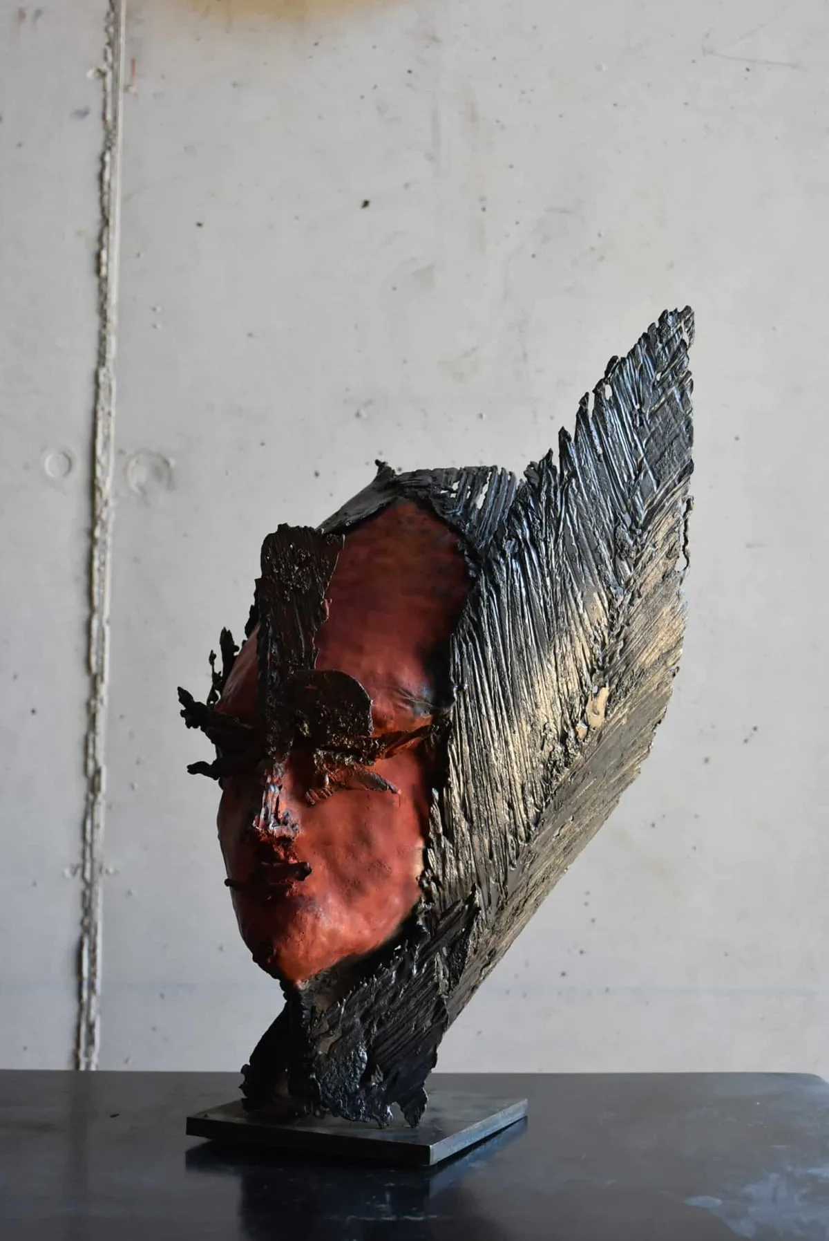 Sculpture en bidon et métal patiné de Julien Allègre : Tête graine, Vue 2