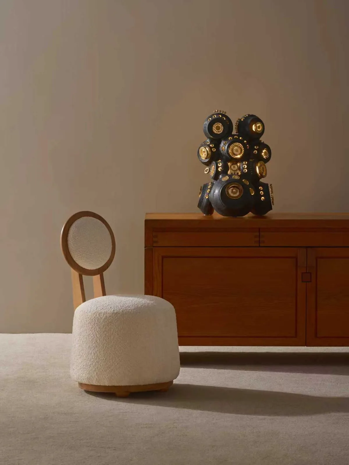 Fauteuil Pod (chêne massif et bronze)