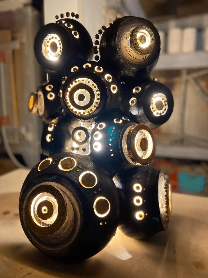 Sculpture lamp by Georges Pelletier in bluish black enamel, gold and platinum, View 2