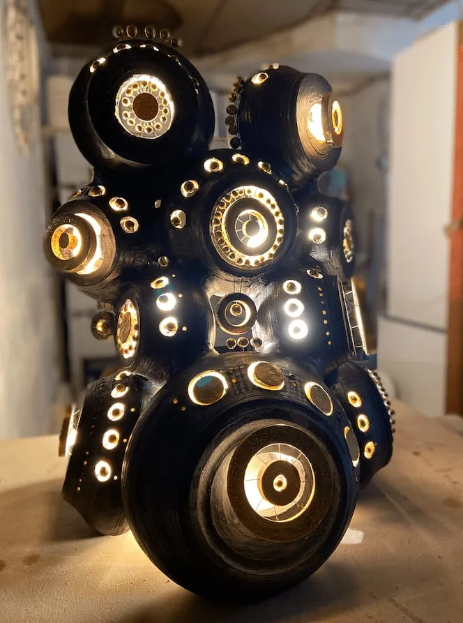 Sculpture lamp by Georges Pelletier in bluish black enamel, gold and platinum, View 3