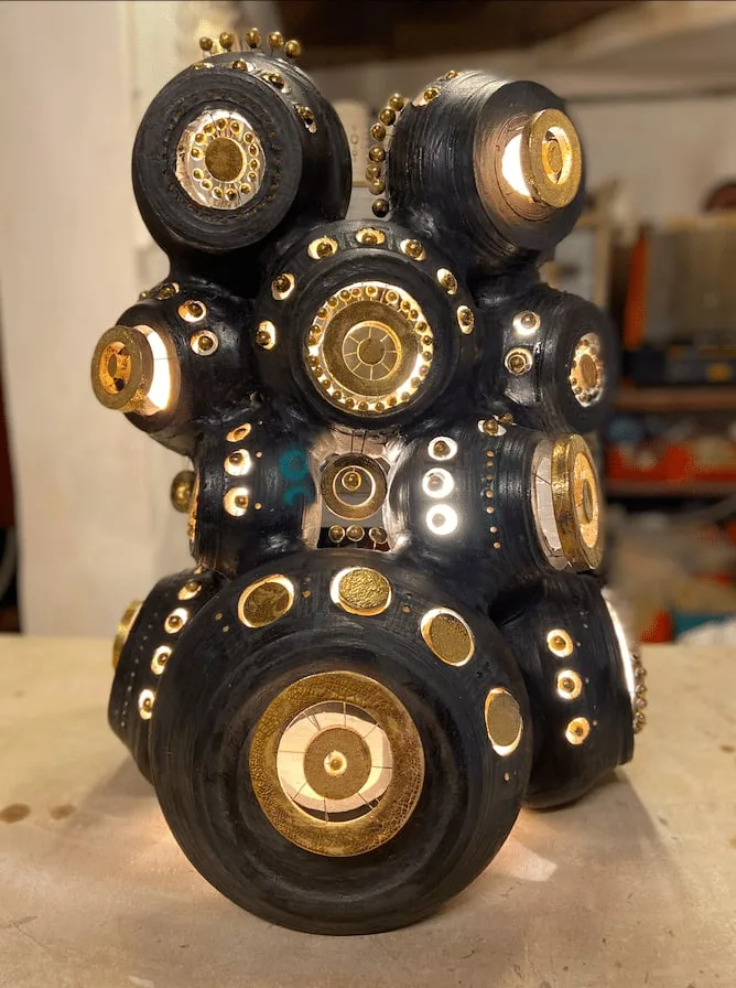 Sculpture lamp by Georges Pelletier in bluish black enamel, gold and platinum, View 6